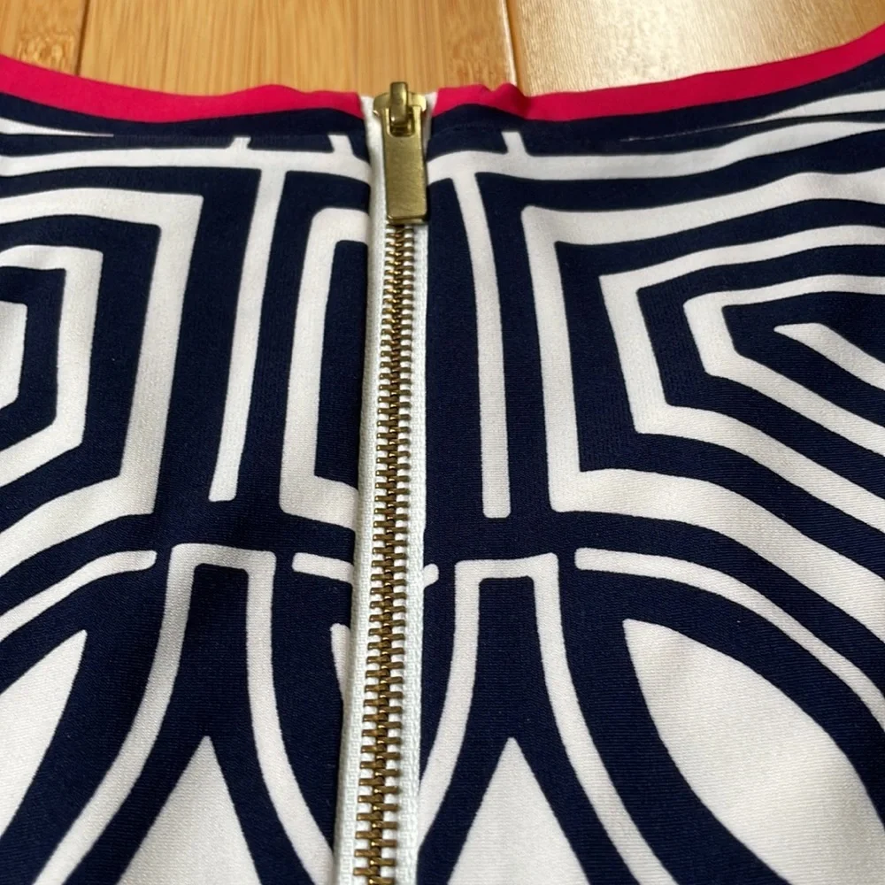 Eliza J geometric design business dress, bell sleeves, fully lined - Picture 6 of 7